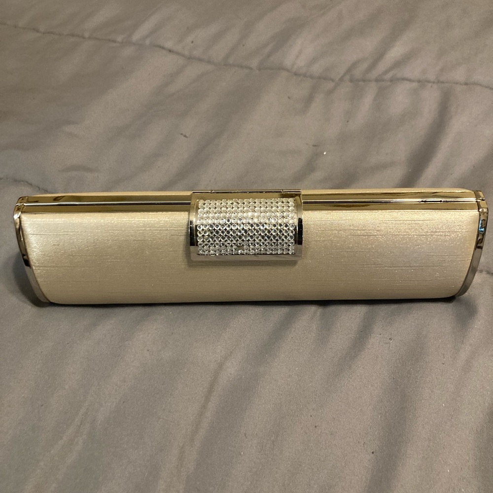 Diamond beaded clutch